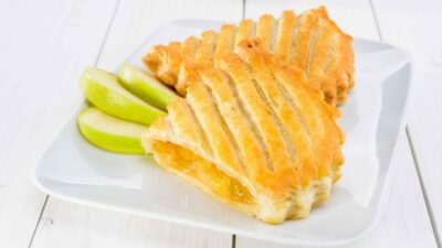 Быстрый яблочный пирог с начинкой