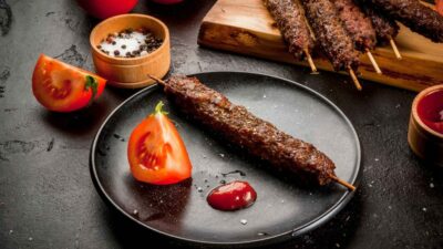 Люля-кебаб из свинины с кинзой