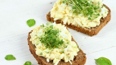 Яичный паштет с горчицей и грецкими орехами