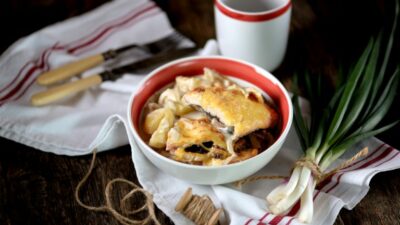 Курица с картошкой под сырной шубой в мультиварке