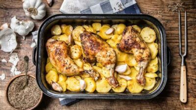 Окорочка с картошкой в майонезном маринаде