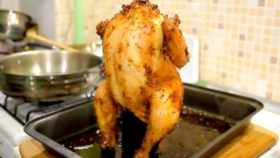 Курица гриль со специями на бутылке
