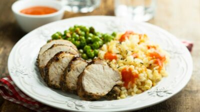 Булгур с кусочками свинины в мультиварке