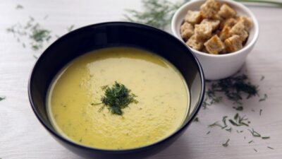 Сырный суп-пюре с цукини и картофелем
