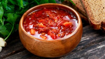 Постный борщ с лимонным соком
