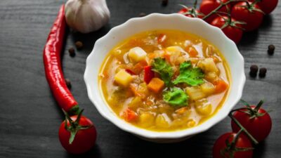 Харчо с рисом и картофелем на курином бульоне