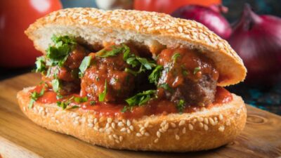 Фрикадельки из куриного фарша с болгарским перцем