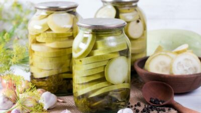 Кабачки «под грузди» с зеленью