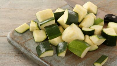 Пикантные кабачки с морковью и чесноком