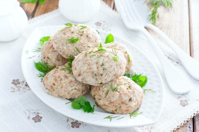 Куриные паровые котлеты под соусом. - пошаговый рецепт с фото на Готовим дома