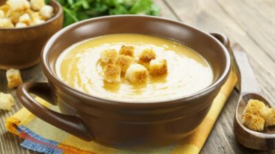 Нежный фасолевый суп-пюре с зеленью