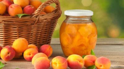 Ароматный абрикосовый компот с ромом