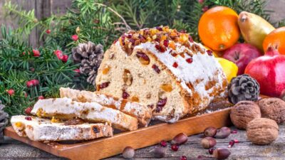 Рождественский творожный штоллен с орехами и цукатами