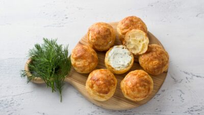 Заварные профитроли с сырно-яичной начинкой