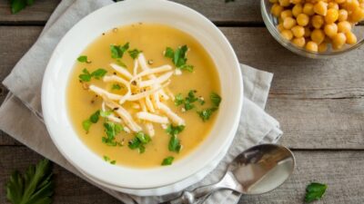 Сливочный крем-суп с картофелем и плавленым сыром