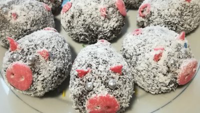 Нежное пирожное в кокосовой стружке