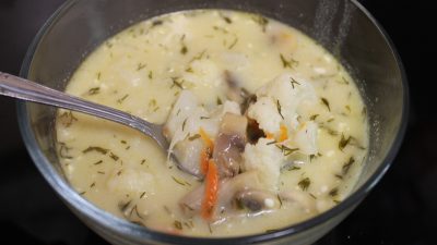 Легкий сырный суп с брокколи и грибами