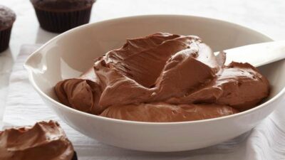 Шоколадное масло с сахарной пудрой