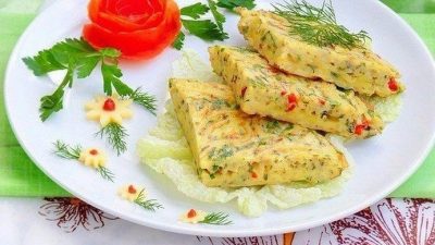 Фриттата из спагетти с перцем чили