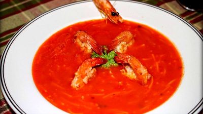 Гаспачо с помидорами в собственном соку и креветками