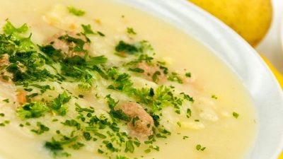 Куриный крем-суп с аджикой и огурчиками