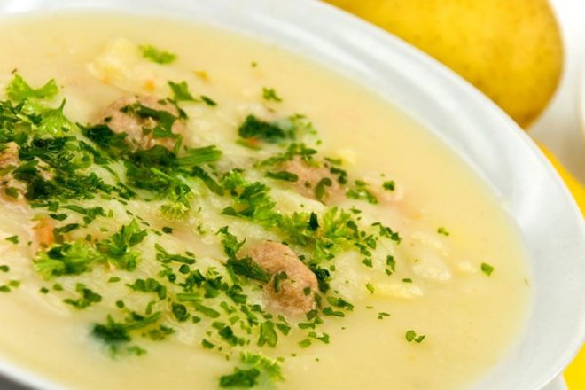 Куриный крем-суп с аджикой и огурчиками