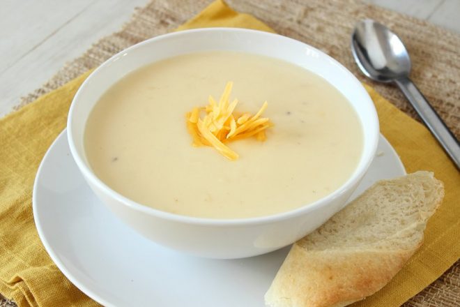 Куриный крем-суп с твердым сыром