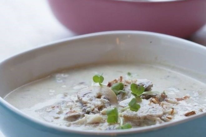 Крем-суп из белых грибов с мирпуа