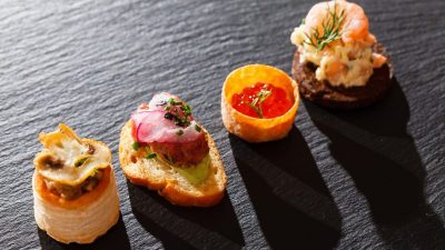 Закуска с икрой мойвы и плавленым сыром