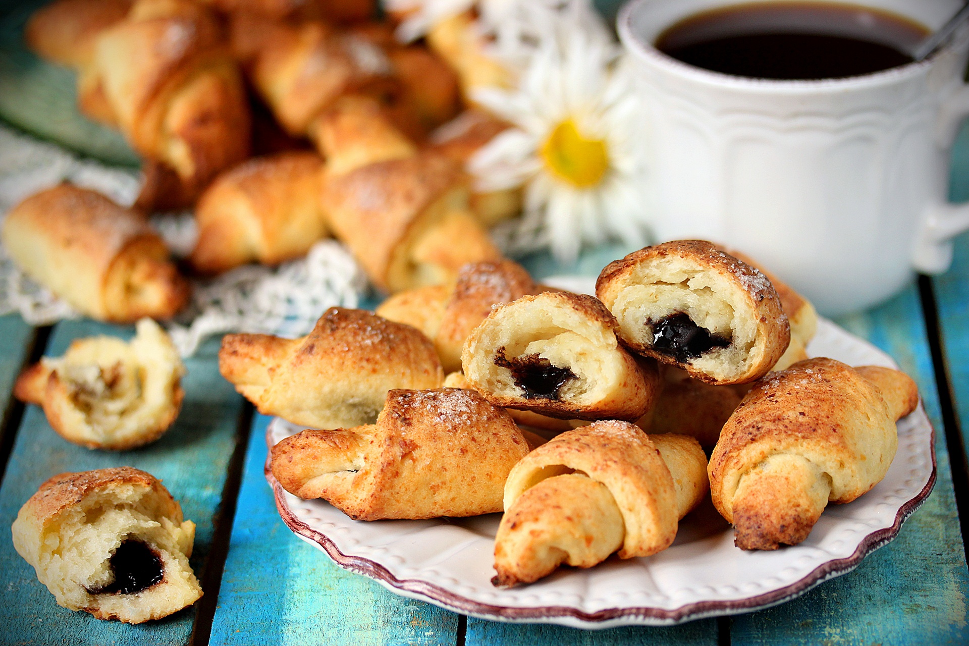 Булочки рогалики с начинкой рецепт