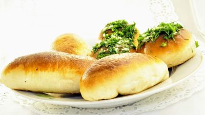 Пирожки с говядиной и яйцом в духовке