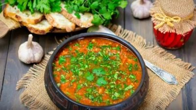 Ароматный суп харчо из курицы с орехами