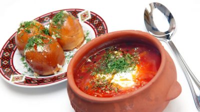 Пампушки с чесноком и зеленью для борща