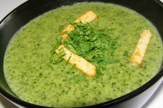 Сливочный крем-суп со свежим шпинатом