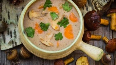 Классический крем-суп из белых грибов с картофелем