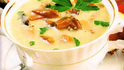 Картофельно-грибной суп-пюре с гренками