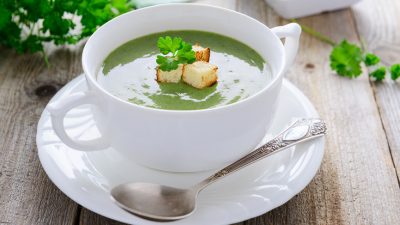 Сливочный крем-суп со шпинатом и картофелем