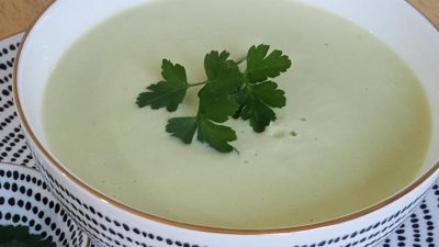 Простой крем-суп из кабачков с молоком