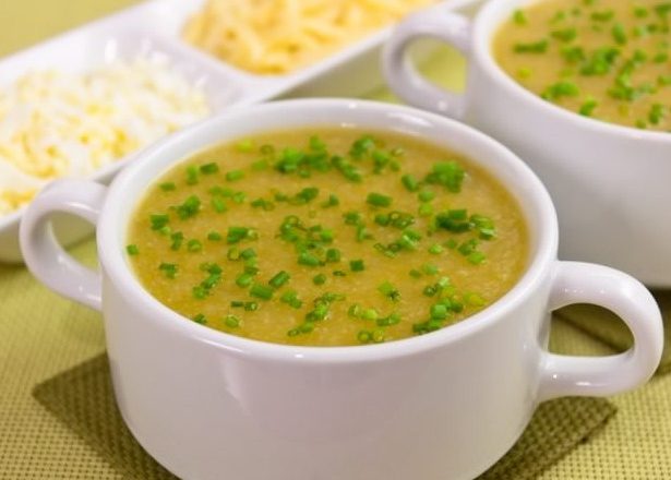 Крем-суп из кабачков с сыром на курином бульоне