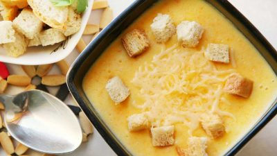 Тыквенный суп с красной чечевицей и травами