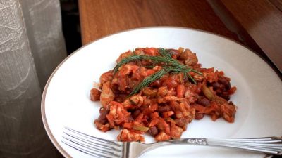 Рагу из индейки с овощами и фасолью