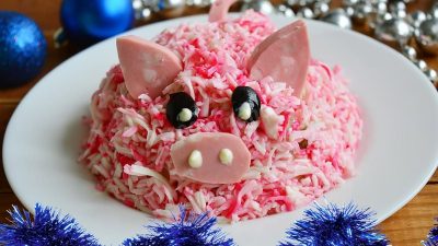 Салат «Розовая свинка» с крабовыми палочками