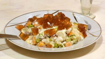 Старинный Оливье с рябчиками и ланспиком