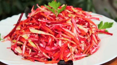 Салат Щетка с маринованными шампиньонами