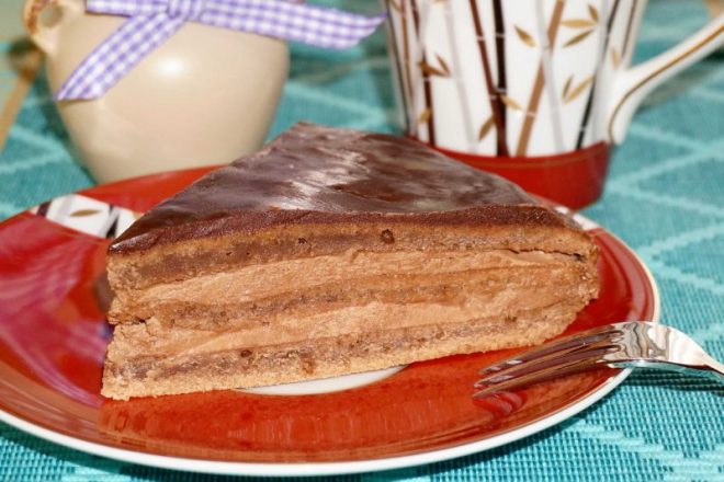 Домашний торт «Прага» из шифонового бисквита