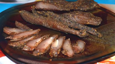 Карпаччо из курицы с рукколой