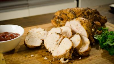 Куриная пастрома в фольге с травами