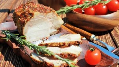 Куриная пастрома с перцем чили