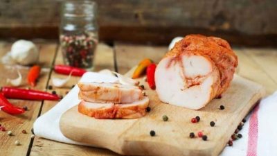 Куриная пастрома с мускатным орехом