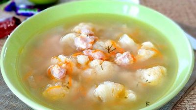 Овощной суп с цветной капустой и мускатным орехом